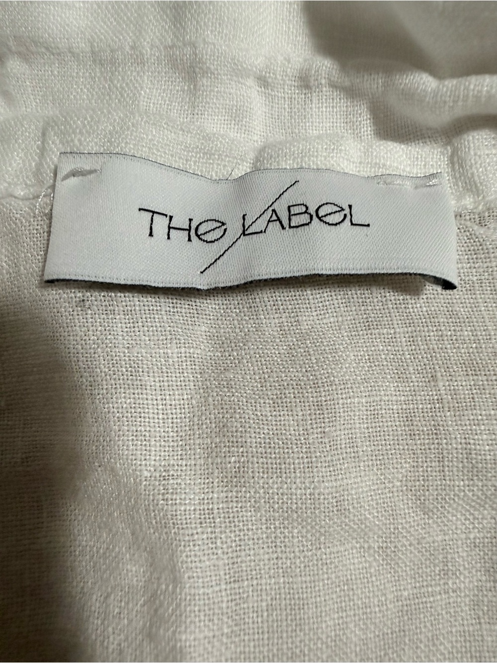 THE LABEL White Linen Ruffle Button Front Top - Picture 4 of 5